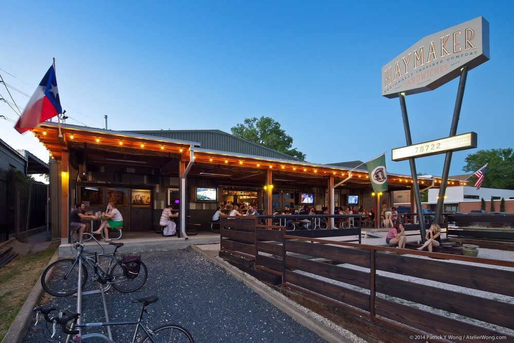 11 Best Austin Sports Bars with TVs to Catch the Game || Updated 2020